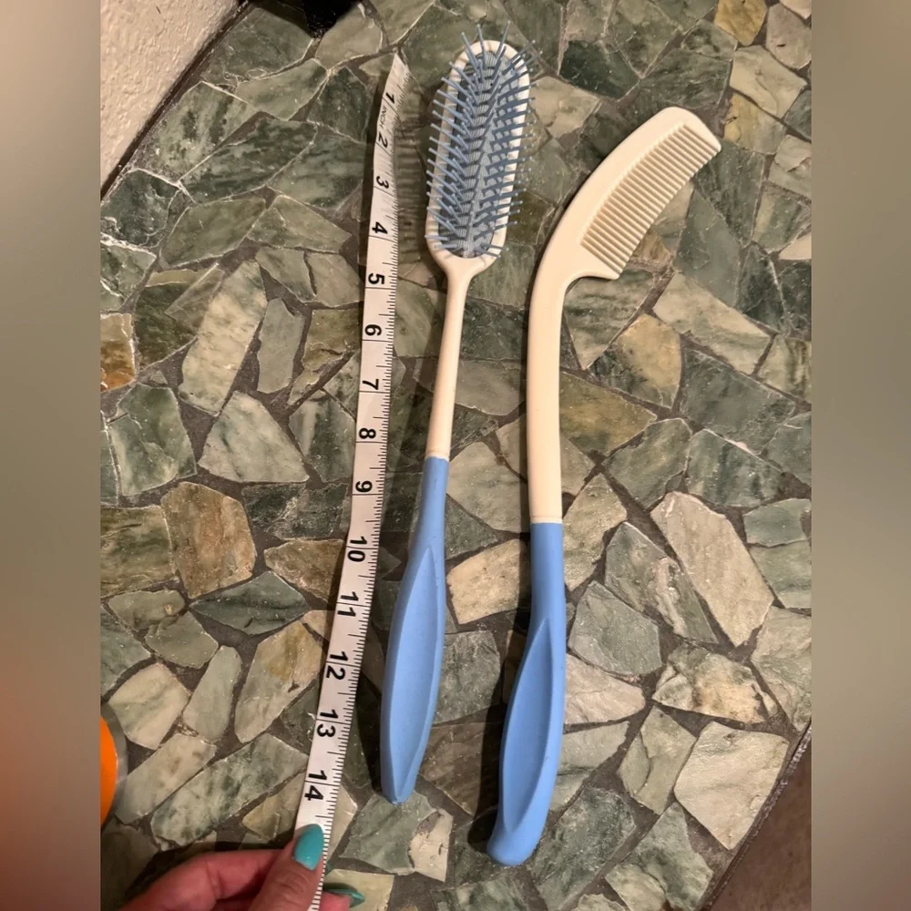 Brush and Comb with long handle - Picture 2 of 5